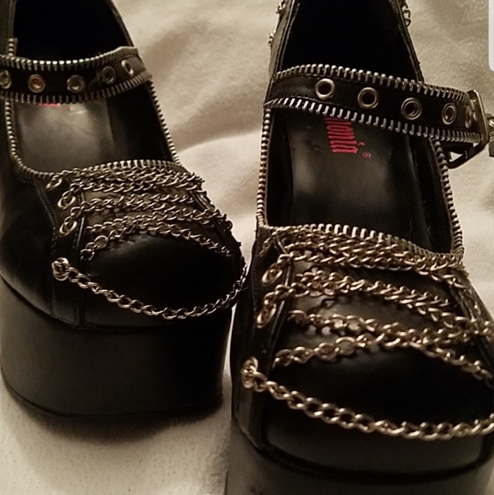 Demonia chain platform heels